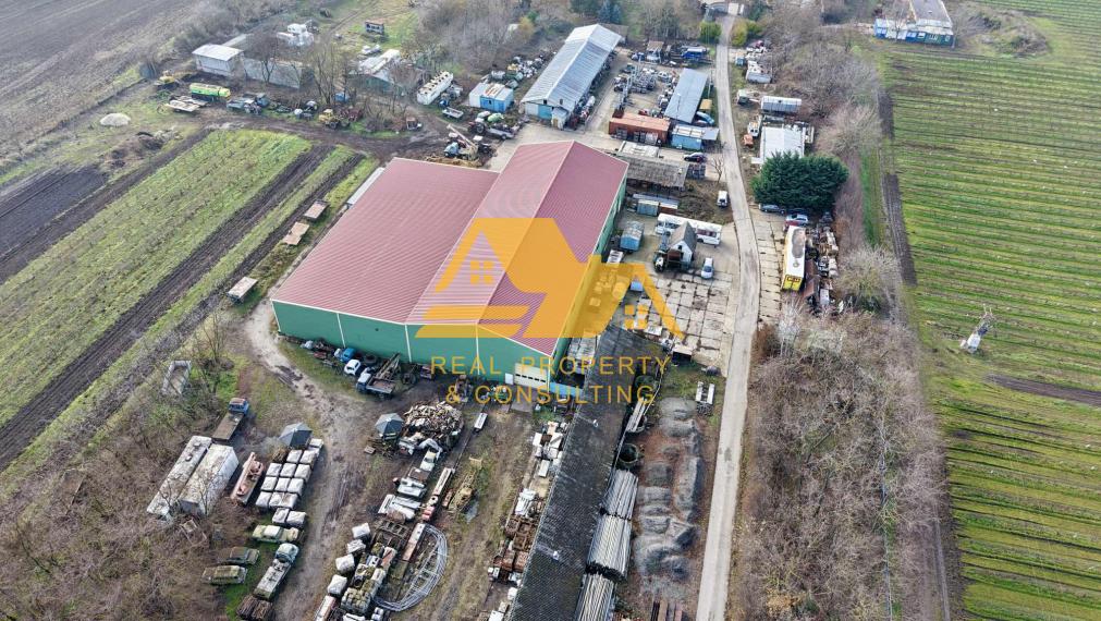 Predám veľký priemyselný areál s halami v Nových Zámkoch