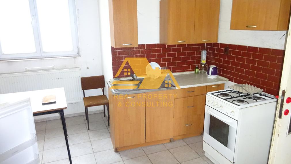 Predám veľký priemyselný areál s halami v Nových Zámkoch