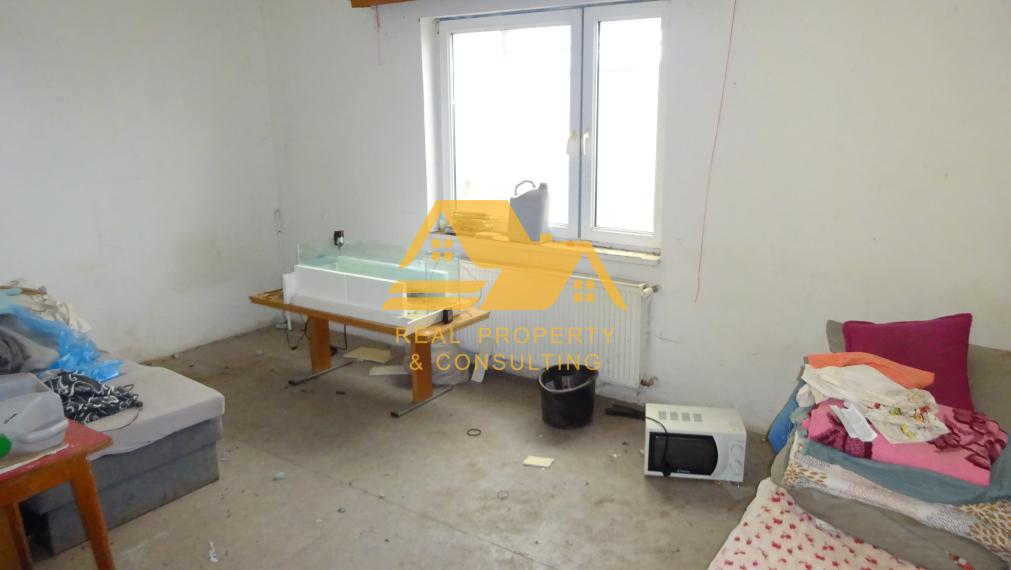 Predám veľký priemyselný areál s halami v Nových Zámkoch