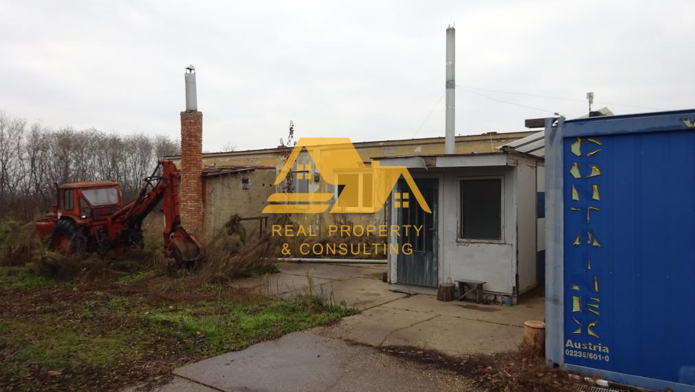 Predám veľký priemyselný areál s halami v Nových Zámkoch