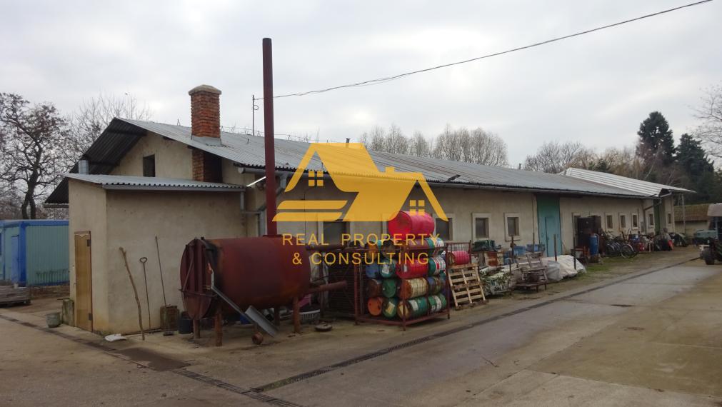 Predám veľký priemyselný areál s halami v Nových Zámkoch