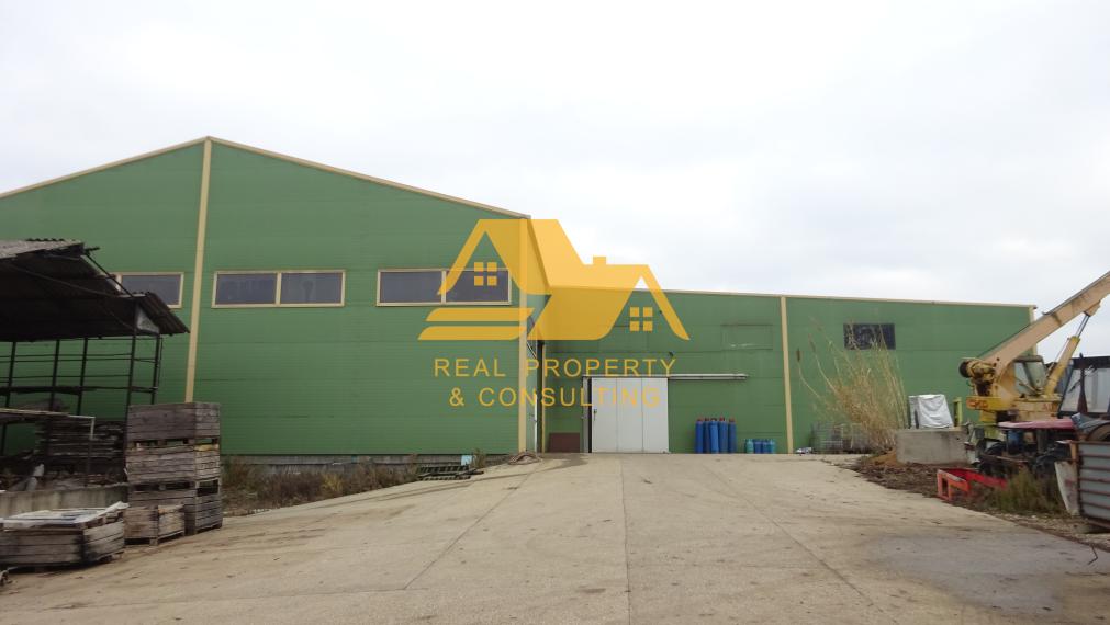 Predám veľký priemyselný areál s halami v Nových Zámkoch