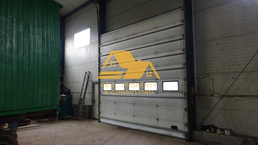 Predám veľký priemyselný areál s halami v Nových Zámkoch