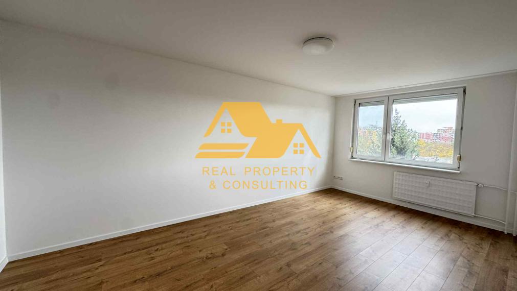 Prenajmem pekný 2 izbový byt s balkónom v Nových Zámkoch