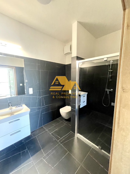 Exkluzívne! Prenajmem 3 izbový byt s veľkou terasou v Nových Zámkoch