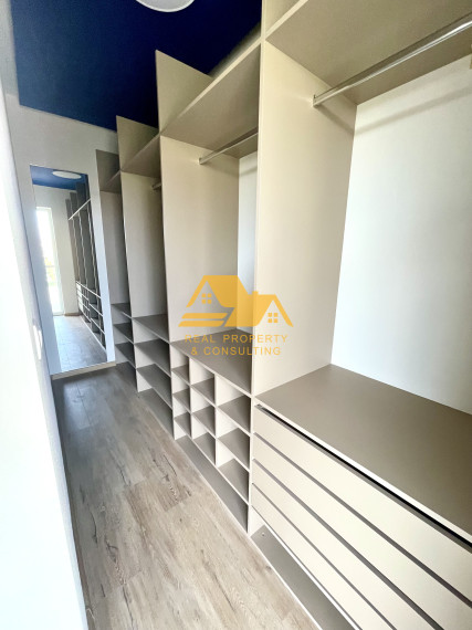 Exkluzívne! Prenajmem 3 izbový byt s veľkou terasou v Nových Zámkoch