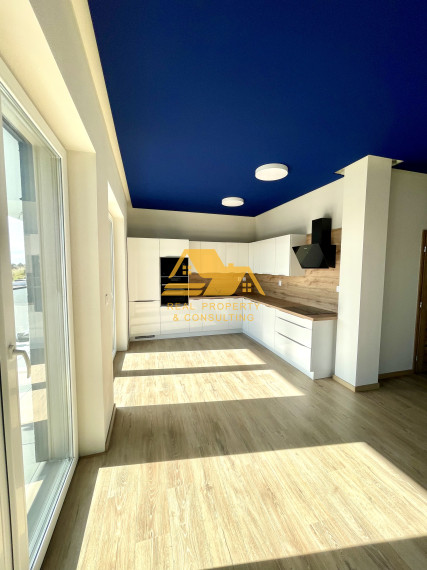 Exkluzívne! Prenajmem 3 izbový byt s veľkou terasou v Nových Zámkoch