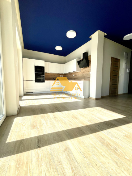 Exkluzívne! Prenajmem 3 izbový byt s veľkou terasou v Nových Zámkoch