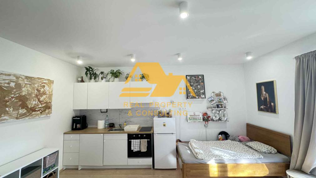 Exkluzívne! Prenajmem garsónku s terasou v Nových Zámkoch