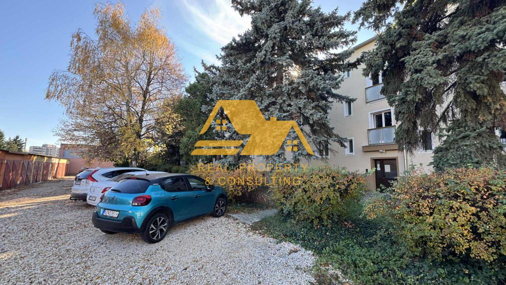 Exkluzívne! Prenajmem 3 izbový byt v centre v Nových Zámkoch