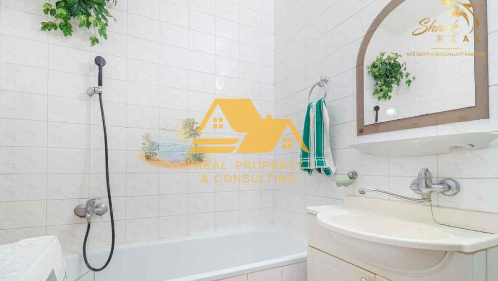 3 izbový byt s balkónom na sídlisku Juh v Nových Zámkoch