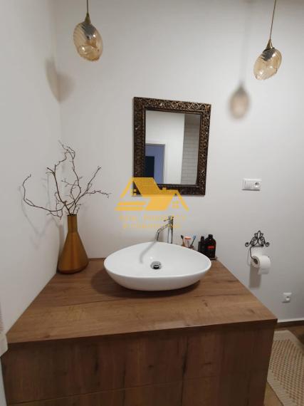 Prenajmem pekný 2 izbový byt v Nových Zámkoch