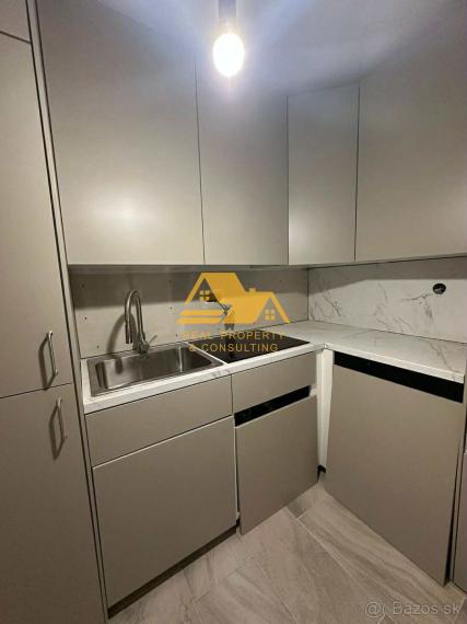 Prenajmem prerobený 2 izbový byt s balkónom v Nových Zámkoch