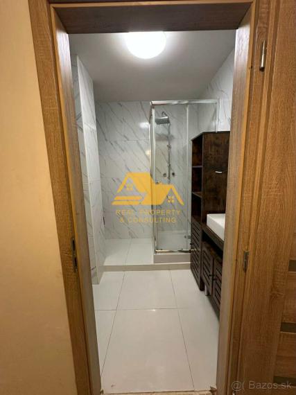 Prenajmem prerobený 2 izbový byt s balkónom v Nových Zámkoch