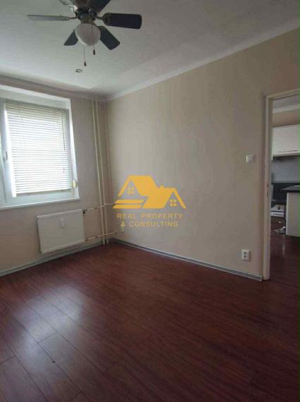 Prenajmem prerobený 1 izbový byt v Nových Zámkoch