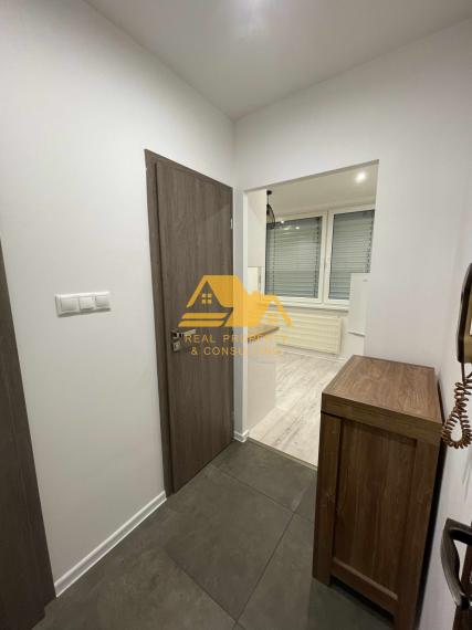 Prenajmem prerobený 1 izbový byt v Nových Zámkoch