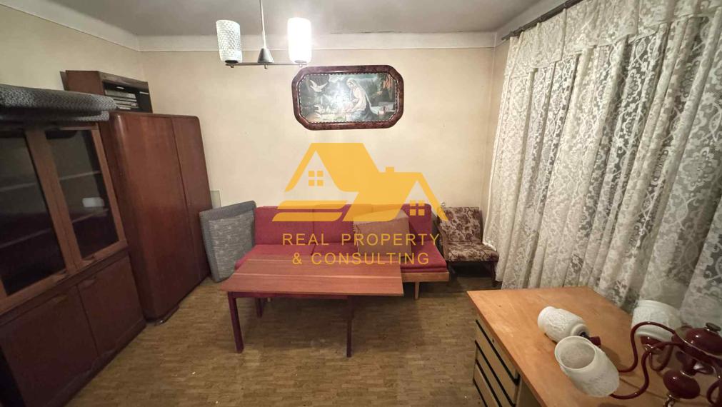 Predám rodinný dom s garážou v obci Dvory nad Žitavou