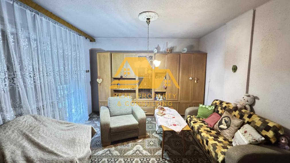 Predám rodinný dom s garážou v obci Dvory nad Žitavou