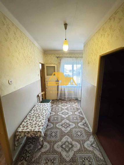 Predám rodinný dom s garážou v obci Dvory nad Žitavou