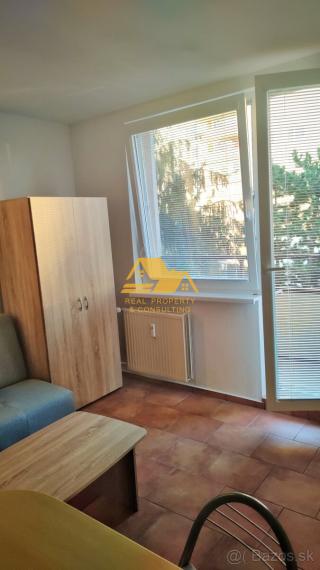 Prenajmem garsónku s balkónom v Nových Zámkoch