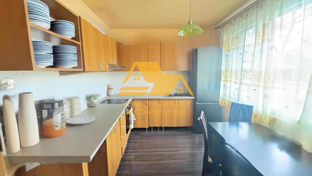 Predám 3 izbový byt s balkónom na sídlisku Juh v Nových Zámkoch