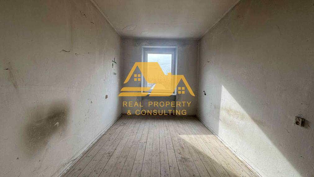 Predám tehlový 2 izbový byt v Štúrove