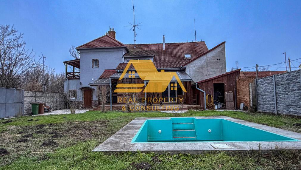 Predám prerobený rodinný dom v Nových Zámkoch