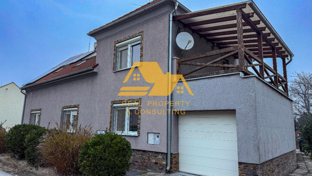 Predám prerobený rodinný dom v Nových Zámkoch