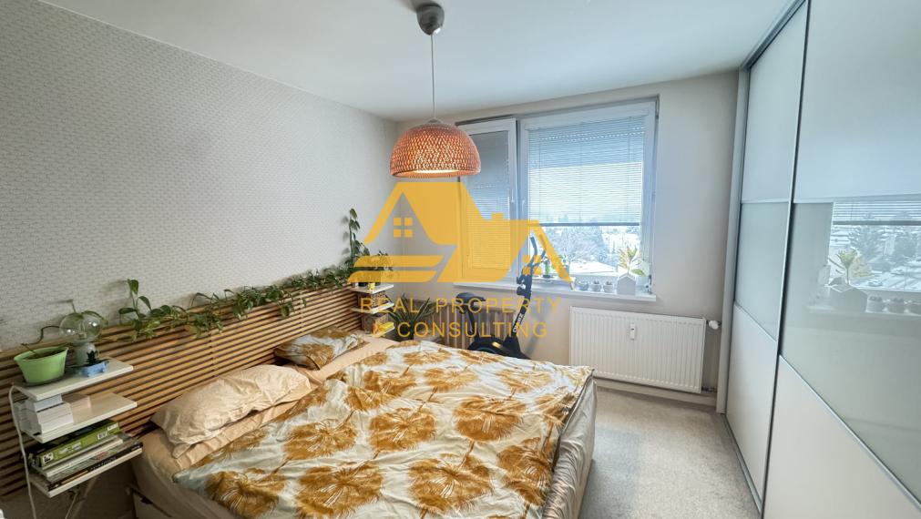 Predám prerobený 3 izbový byt na sídlisku Juh v Nových Zámkoch