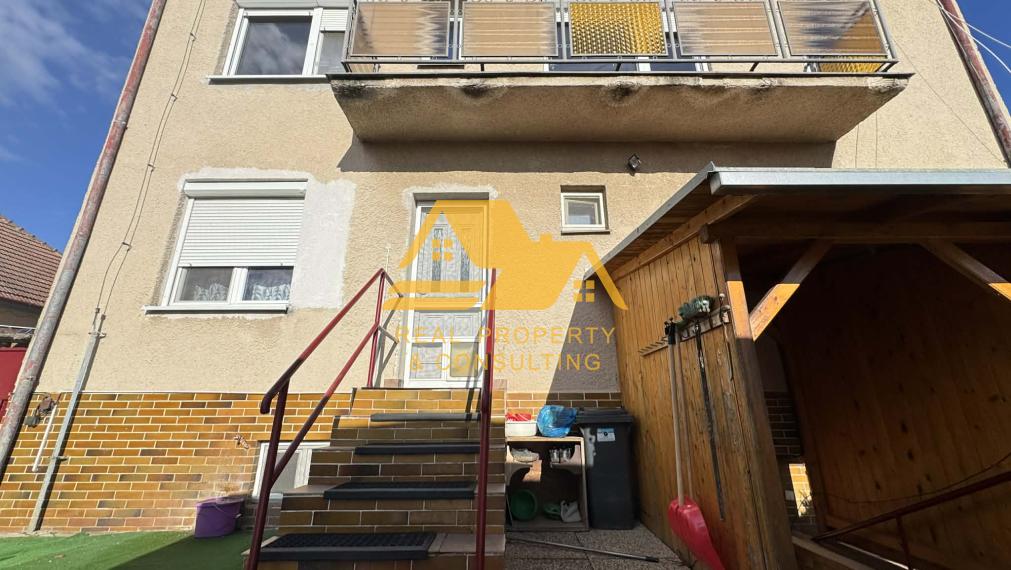 Predám rodinný dom s garážou v obci Tvrdošovce