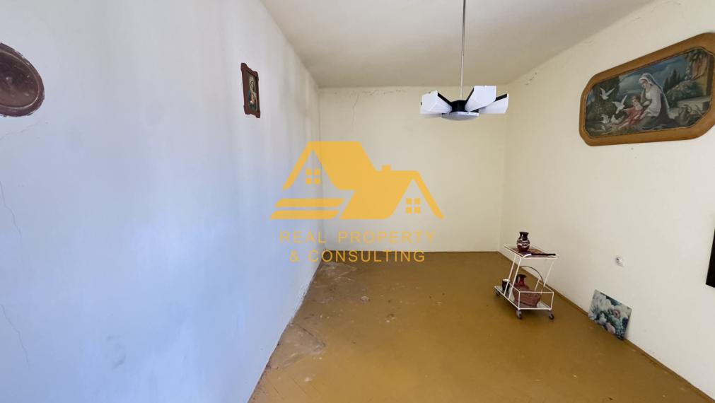 Predám rodinný dom s garážou v obci Tvrdošovce