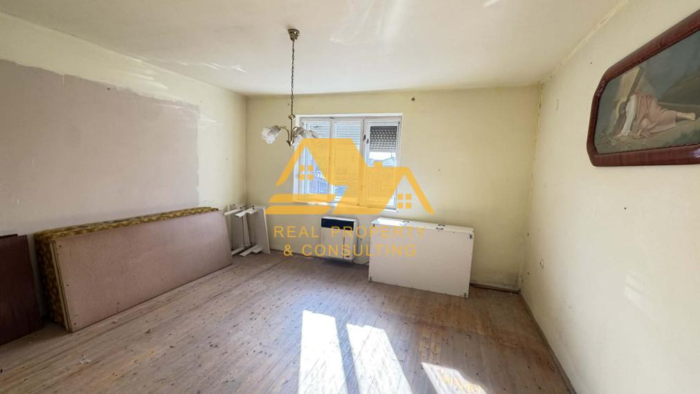 Predám rodinný dom s garážou v obci Tvrdošovce