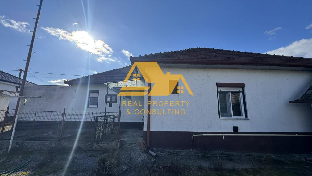 Predám rodinný dom s garážou v obci Tvrdošovce