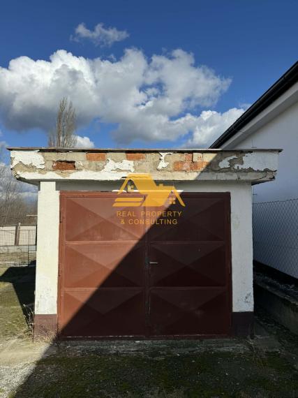 Predám rodinný dom s garážou v obci Tvrdošovce