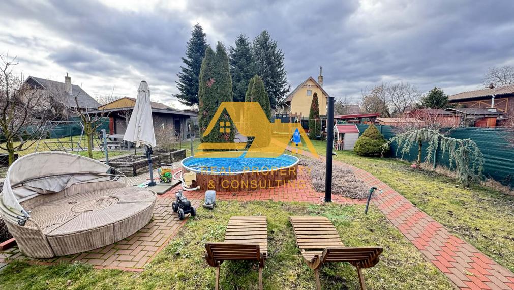 Predám peknú chatu na celoročné bývanie v Nových zámkoch