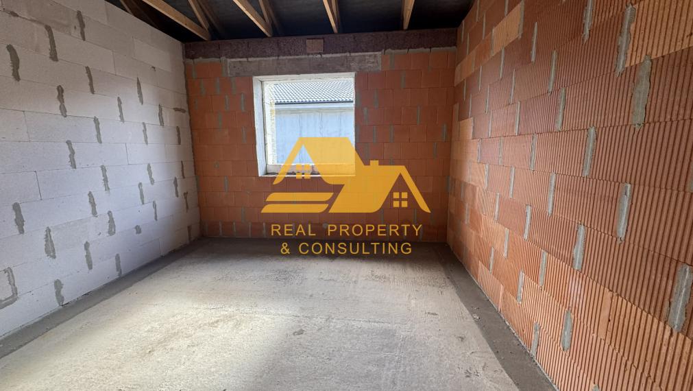 Predám novostavbu rodinného domu s garážou v Nových Zámkoch