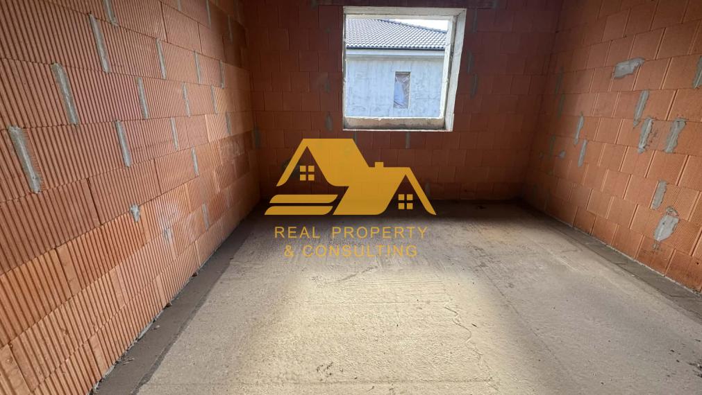 Predám novostavbu rodinného domu s garážou v Nových Zámkoch