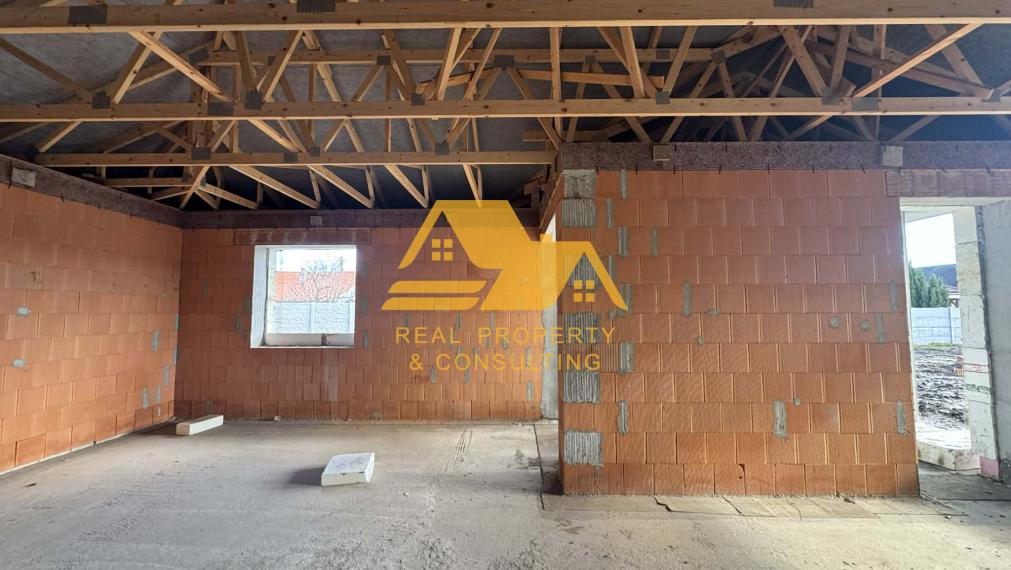 Predám novostavbu rodinného domu s garážou v Nových Zámkoch