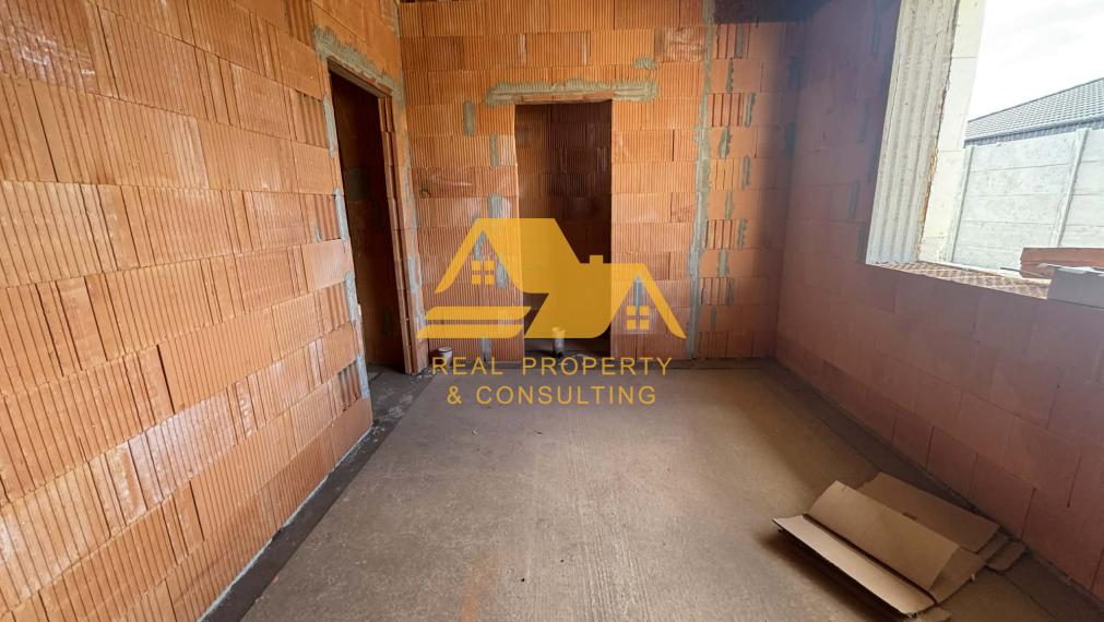 Predám novostavbu rodinného domu s garážou v Nových Zámkoch