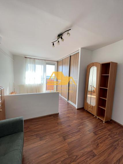 Prenajmem 1 izbový byt s 2 balkónmi v Nových Zámkoch