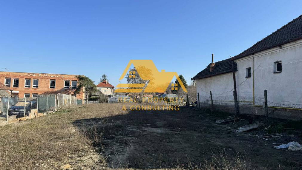 Predám stavebný pozemok v Hurbanove