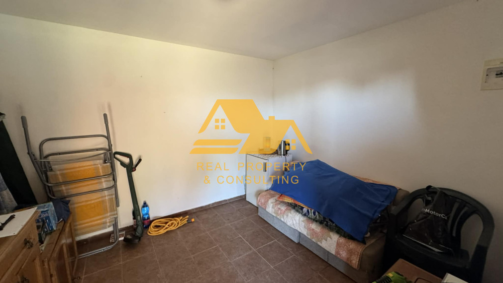 Exkluzívne! Predám peknú chatu s upravenou záhradou v Nových Zámkoch