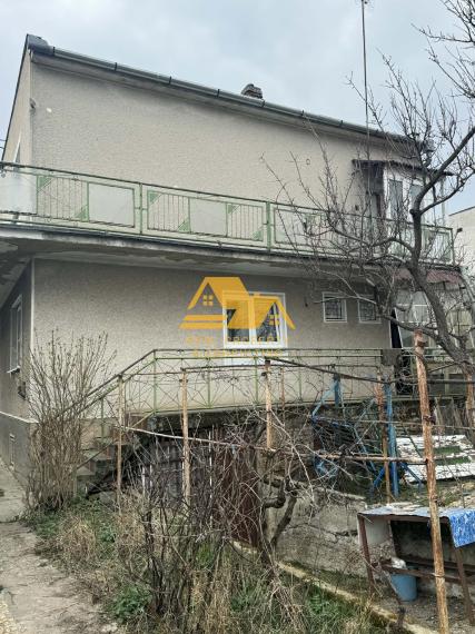 Exkluzívne! Predám rodinný dom s garážou v obci Bešeňov