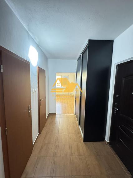 Prenajmem 3 izbový byt na sídlisku Juh v Nových Zámkoch