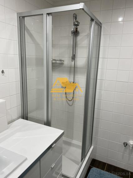 Predám 3 izbový byt s balkónom v Nových Zámkoch