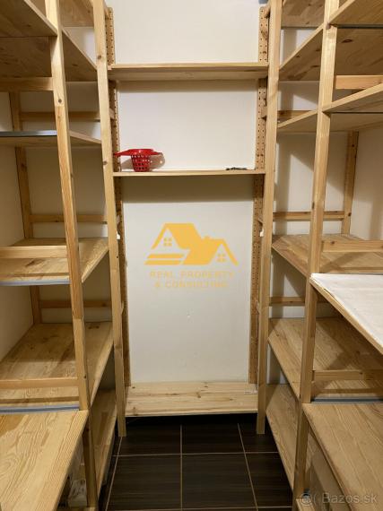 Predám 3 izbový byt s balkónom v Nových Zámkoch