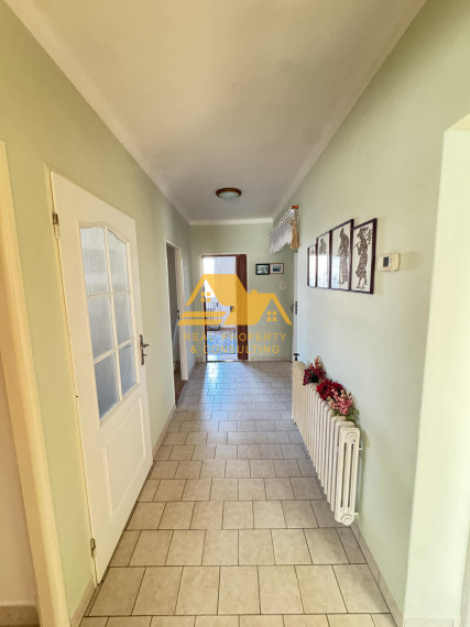 Exkluzívne! Predám 4 izbový rodinný dom v tichej lokalite v Nových Zámkoch