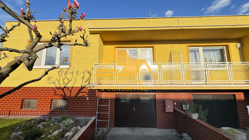 Exkluzívne! Predám 4 izbový rodinný dom v tichej lokalite v Nových Zámkoch