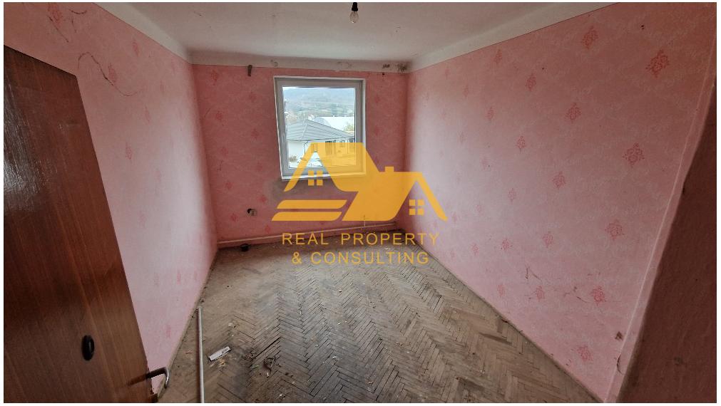 Predám 3 izbový byt v obci Dubník