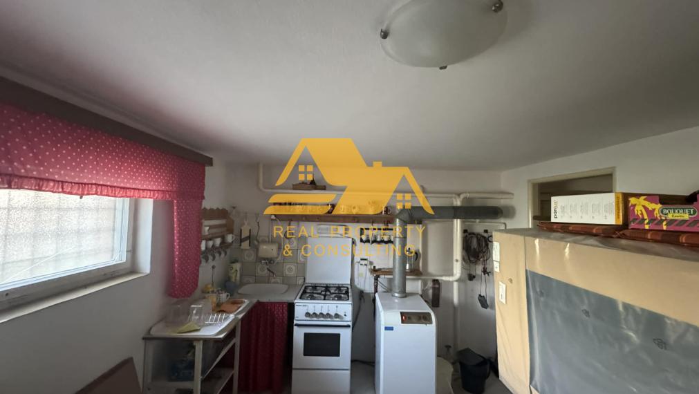 Exkluzívne! Predám 4 izbový rodinný dom v tichej lokalite v Nových Zámkoch